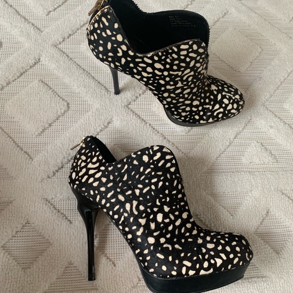 Dolce Vita nisha blk & white calf fur booties - Picture 6 of 7